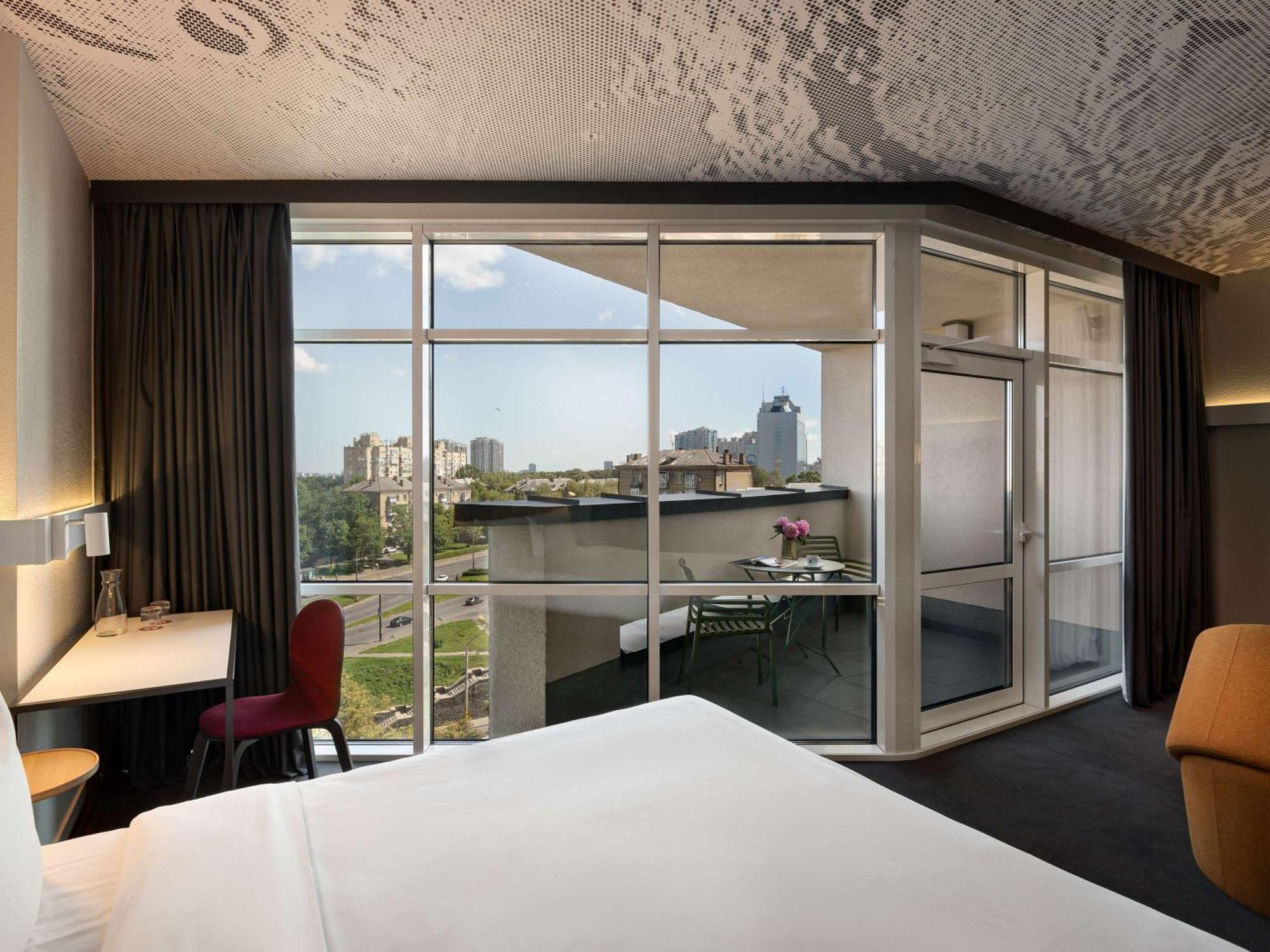 Ibis Beresteiska 3*